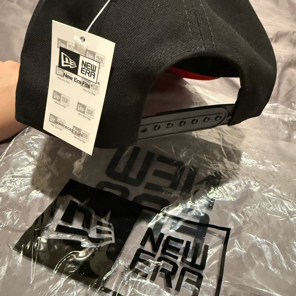 Supreme New Era LA Adjustable Hat - Picture 3 of 3